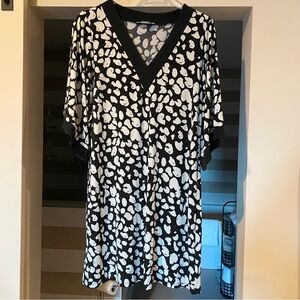 Michael Kors Black and White Patterned V-Neck Top